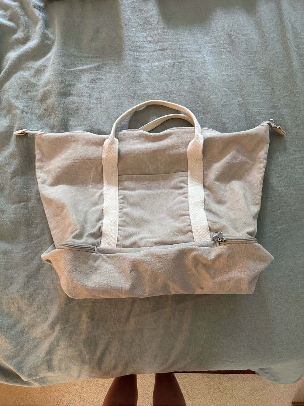 Lo & Sons Catalina Deluxe Weekender Bag in Dove Grey